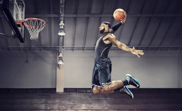 詹姆斯得到耐克5亿“终身合同”，他必须要谢谢库里