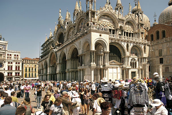 在威尼斯，看看游客