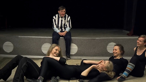 断片| 他是星星的孩子，他穿上唐璜的戏服，他牵起她的手