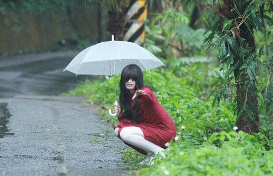 “恐怖片”演到马拉松赛道，有她陪跑大家都更快了呢