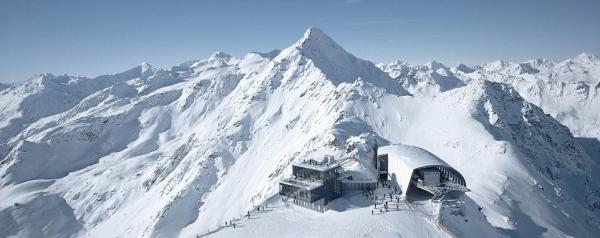 全世界最前卫奇特的滑雪小屋，跟詹姆斯·邦德一起去野
