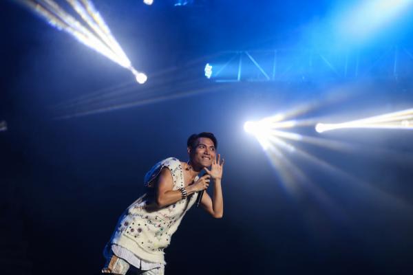 歌坛不需要多一个全能选手，杨宗纬你做自己就好