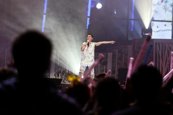 歌坛不需要多一个全能选手，杨宗纬你做自己就好