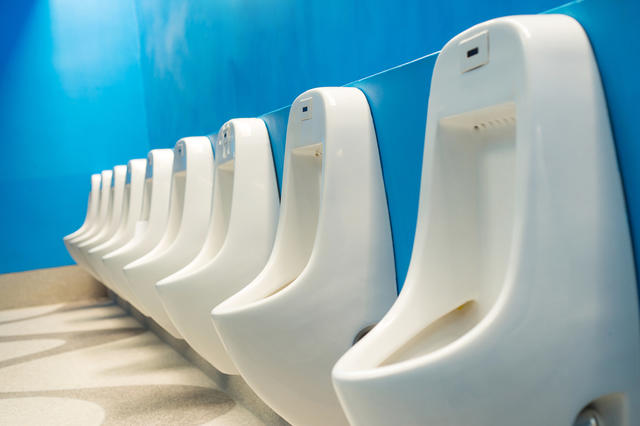 嘘嘘时请不要离我太近——男厕挑选小便池最优策略