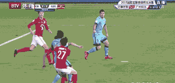 世俱杯巴萨3比0恒大：苏牙帽子戏法，恒大球员邹正断腿