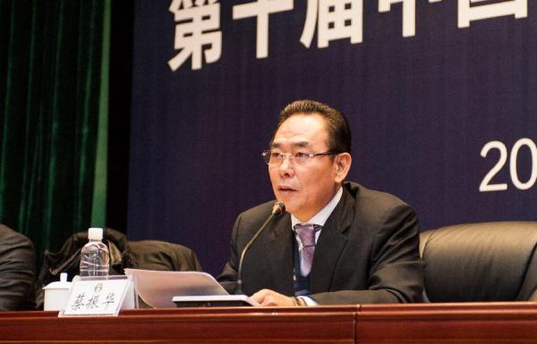 足协投票还在举牌子，那些“不同”的声音哪去了？