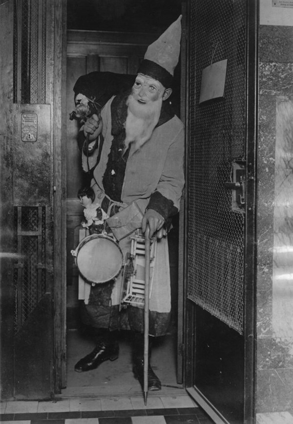 圣诞老人竟然也有这么惊悚的崩坏照，慎点！