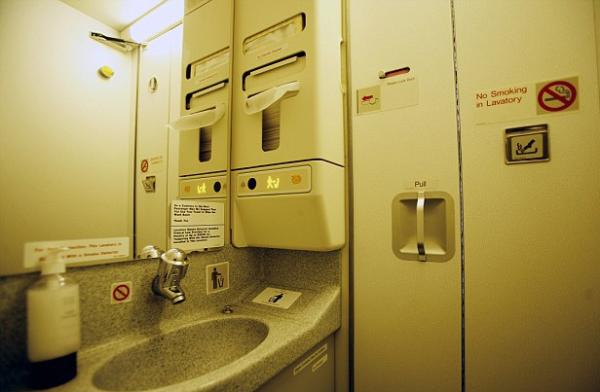 如何在航班中远离病毒细菌，这些方法你必须要知道