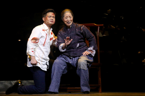 上音学生复排《野火春风斗古城》，总政原音乐作者也来看了