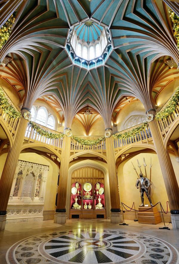 英国人真会玩，这次温莎城堡变身成了圣诞乐园