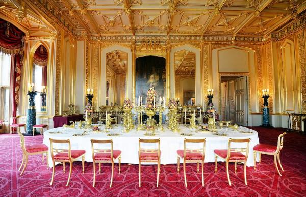 英国人真会玩，这次温莎城堡变身成了圣诞乐园