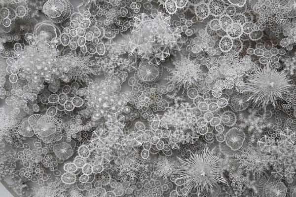 天才纸雕艺术家的作品，告诉你细菌有多美