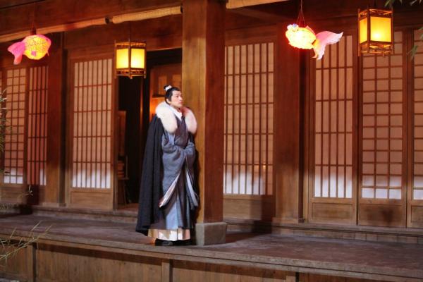 大冬天没有一件像样的披风，都不好意思行走江湖