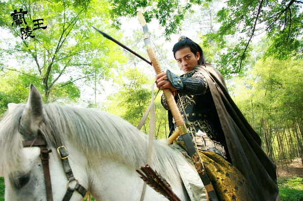 大冬天没有一件像样的披风，都不好意思行走江湖