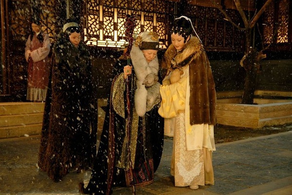 大冬天没有一件像样的披风，都不好意思行走江湖