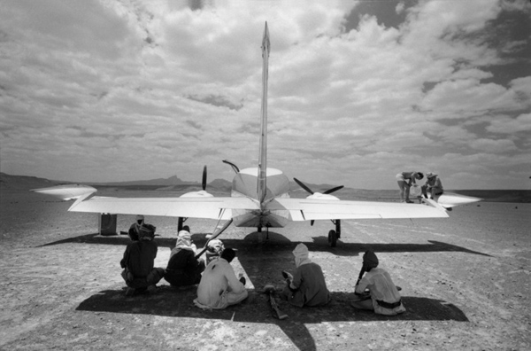 眼光| 你曾走进枪林弹雨，但最后你会回到故乡