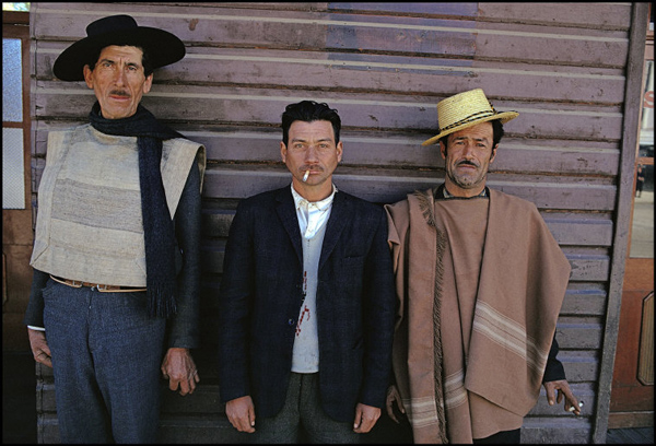 眼光| 你曾走进枪林弹雨，但最后你会回到故乡