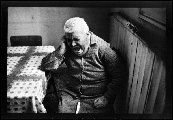 眼光| 你曾走进枪林弹雨，但最后你会回到故乡