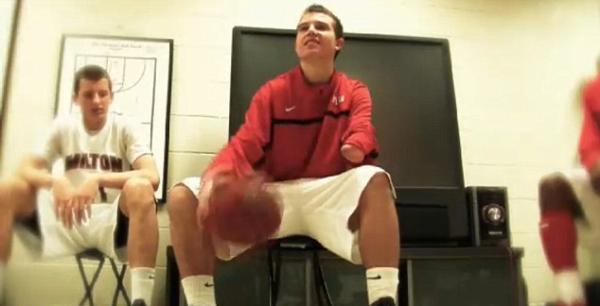 惭愧啊！人家独臂也能打NCAA，连乔丹都曾为他鼓掌