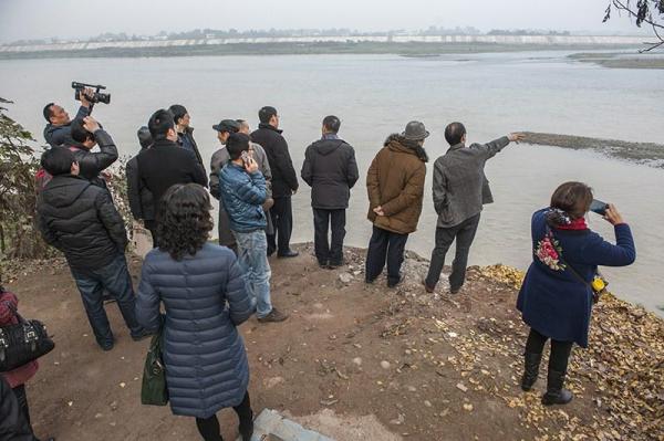 “张献忠千船沉银”被证实，四川眉山江口镇打捞出大量碎银