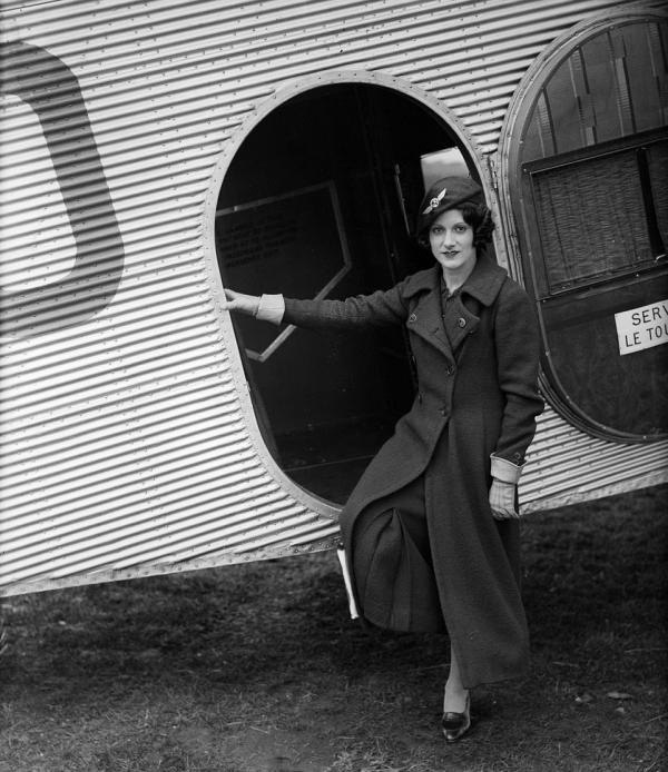 在1930年当第一代空姐是怎样一种体验？