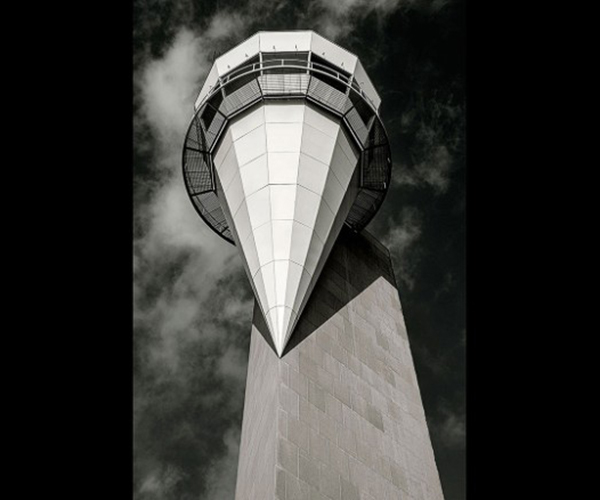 被忽略的机场控制塔，原来也像艺术品一样美