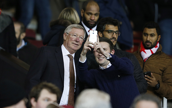 范加尔“续命”还靠弗格森，曼联这次不换帅会后悔吗？