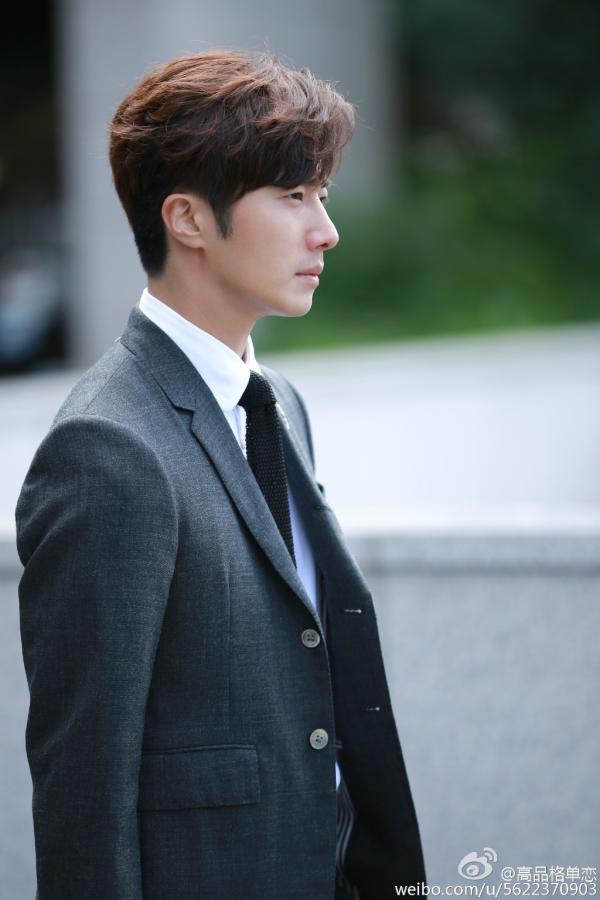 霸道总裁一谈恋爱，就变成了表情包