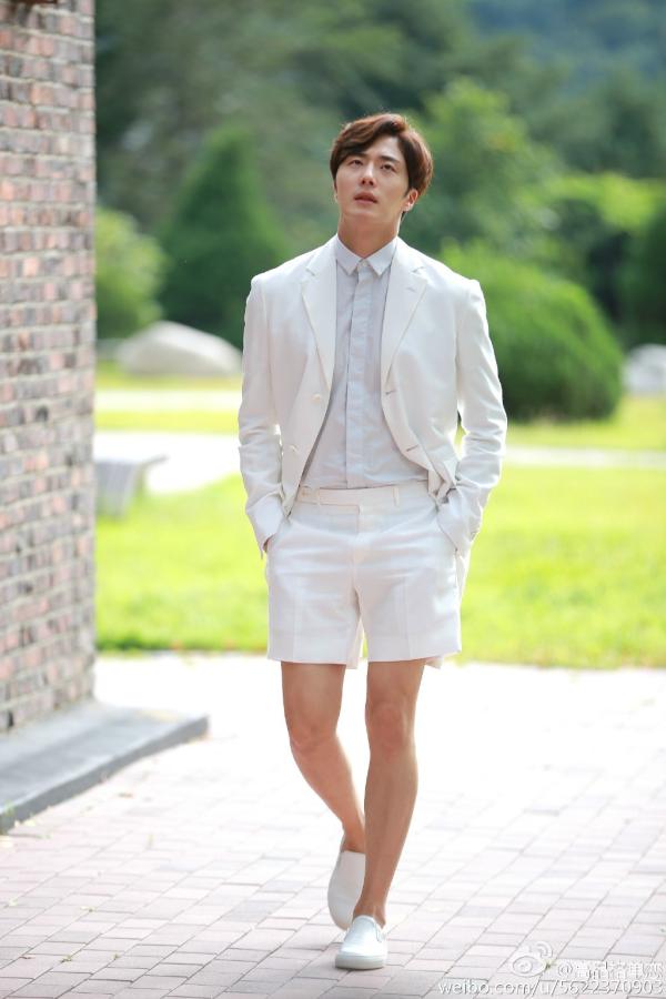 霸道总裁一谈恋爱，就变成了表情包