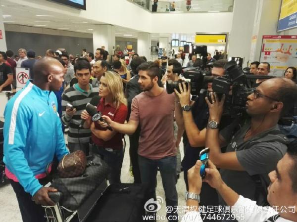 连中甲球队都去掏空巴甲，豪门克鲁塞罗已被挖成了保级队