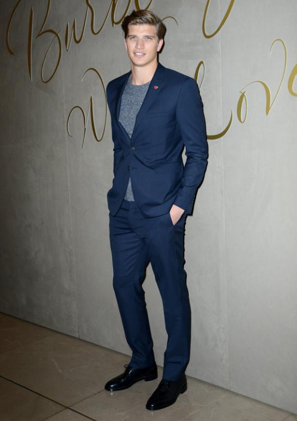 一线男星亲身示范，参加年会该怎么打扮？