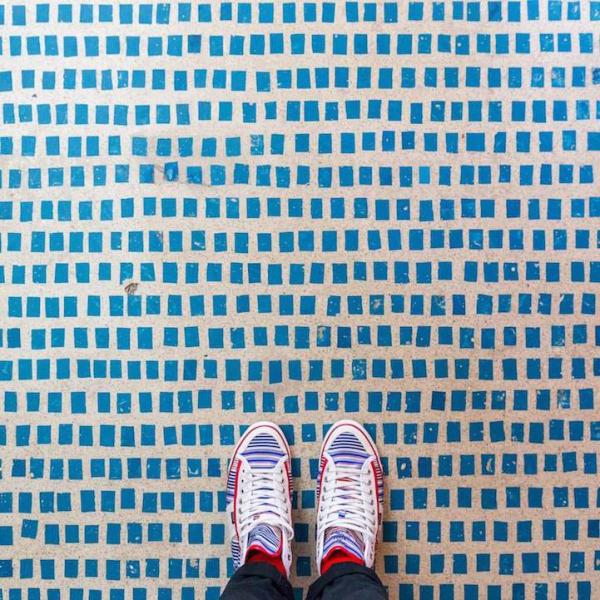 俯视地板的艺术家除了巴黎，还去了威尼斯找灵感