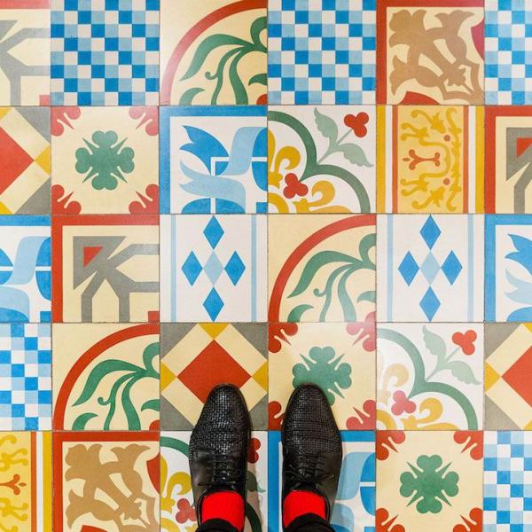 俯视地板的艺术家除了巴黎，还去了威尼斯找灵感