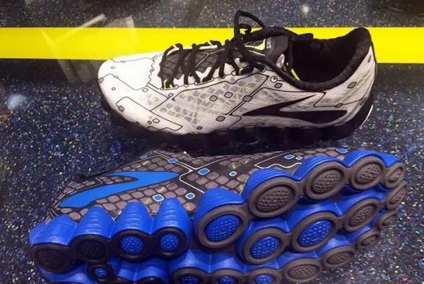 2016年怎么选跑鞋？看完这个贴你就全懂了