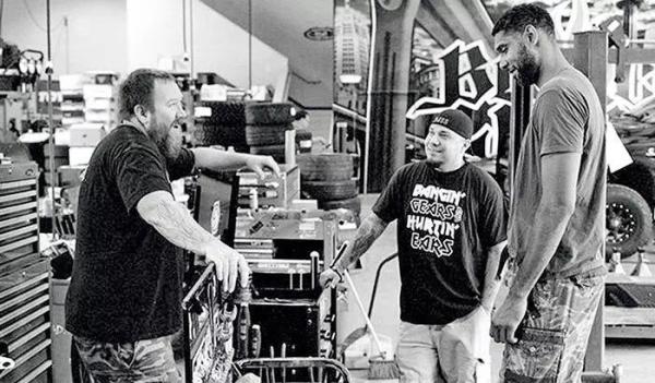 邓肯除了呆萌还会啥？40岁的石佛是个“暴走族”