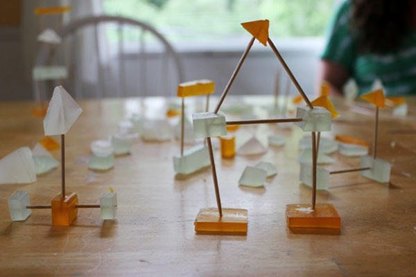 不起眼的小牙签，原来能让孩子玩得这么开心