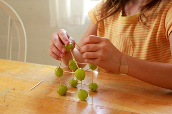 不起眼的小牙签，原来能让孩子玩得这么开心