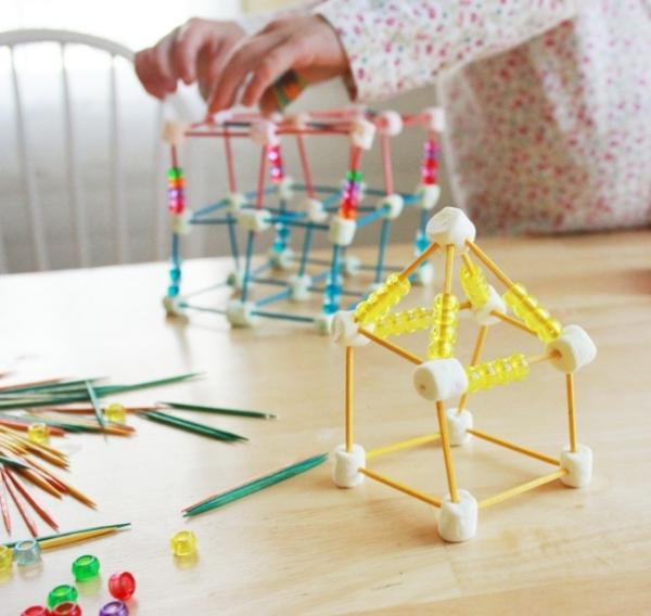 不起眼的小牙签，原来能让孩子玩得这么开心