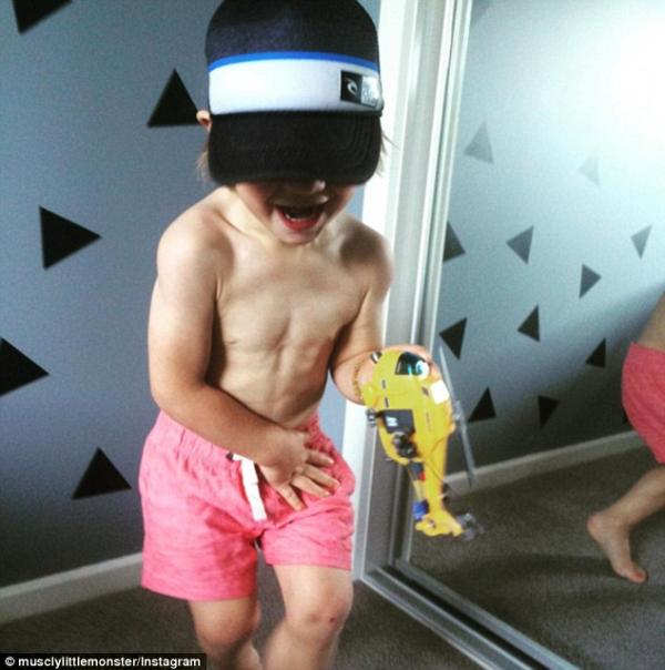 每日一词：“肌肉从娃娃抓起”