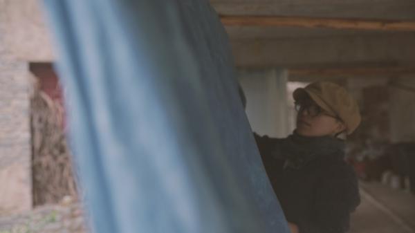 荣耀少年湃丨蓝染手艺人小瓜：青山不老，我愿染成春风长厮守