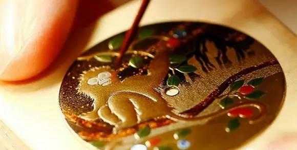 大牌们的猴年限量款，全上齐你就是屯里最美的那支花