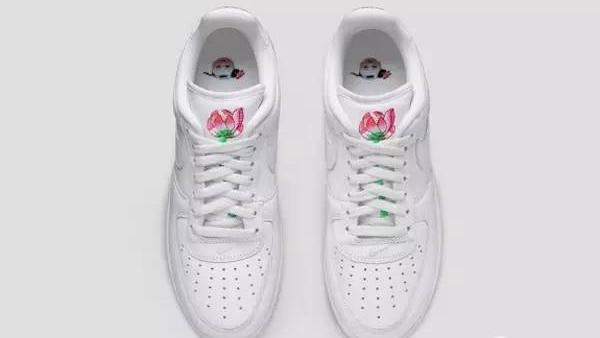 大牌们的猴年限量款，全上齐你就是屯里最美的那支花