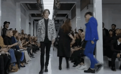 娱评｜吴亦凡为巴宝莉走秀说明什么