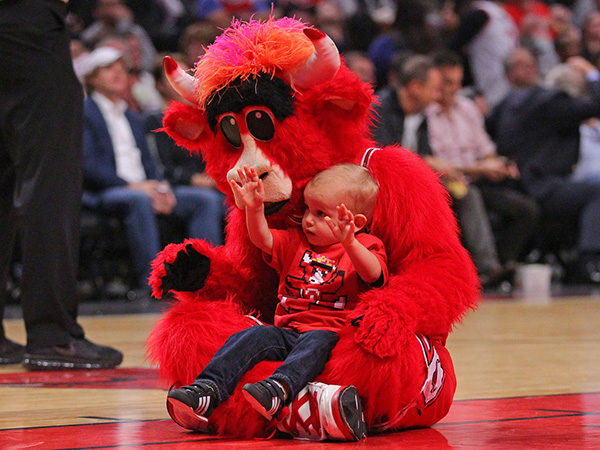 NBA吉祥物招聘启事怎么写？会编剧会扣篮，有市场营销背景