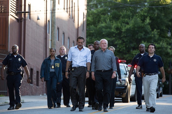 《通灵神探》：想看破案？没门！