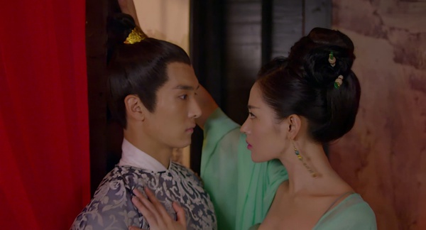 专访｜其实拍摄“升职记”时，太子妃夫妇的内心也是崩溃的