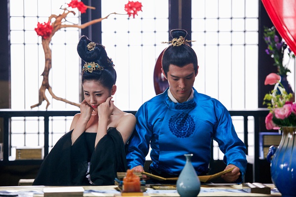 专访｜其实拍摄“升职记”时，太子妃夫妇的内心也是崩溃的