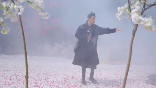 专访｜其实拍摄“升职记”时，太子妃夫妇的内心也是崩溃的