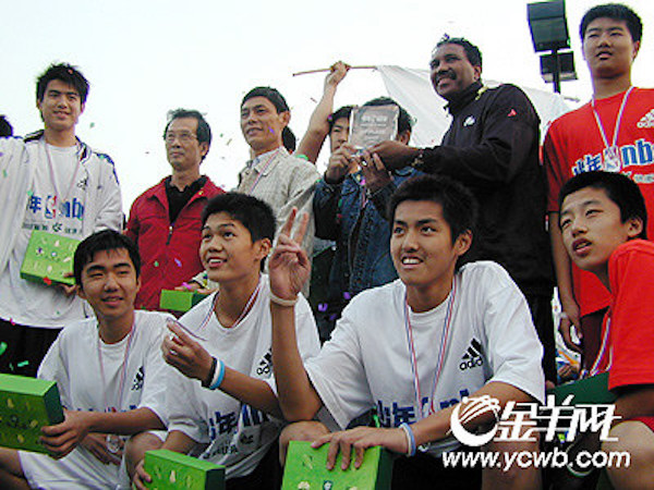 吴亦凡要去打NBA全明星赛了！平胸而论，他的篮球水平如何