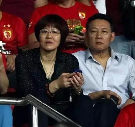 郎平结婚了，爱人是社科院教授！她找到了“可以依靠的肩膀”